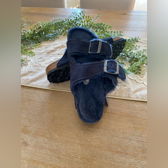 Birkenstock Arizona Shearling Suede
Leather in Midnight Size 39 - Picture 9 of 12